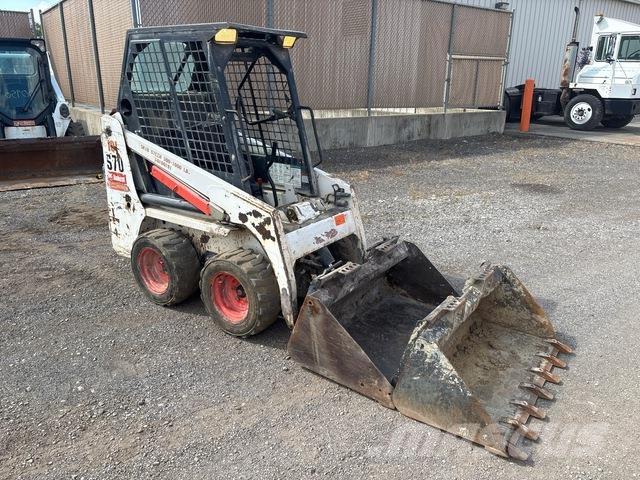 Bobcat S70 スキッドステアローダー