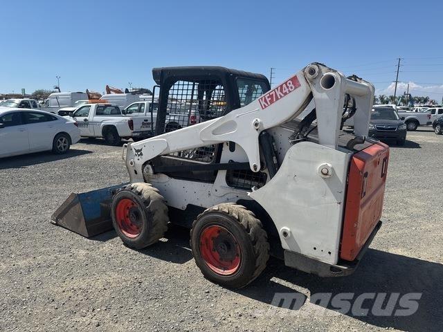 Bobcat S750 スキッドステアローダー