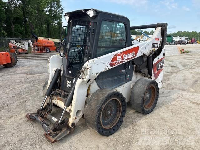 Bobcat S76 スキッドステアローダー