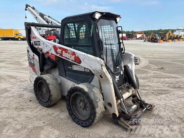 Bobcat S76 スキッドステアローダー