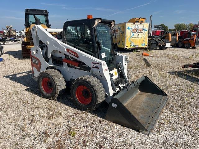 Bobcat S770 スキッドステアローダー