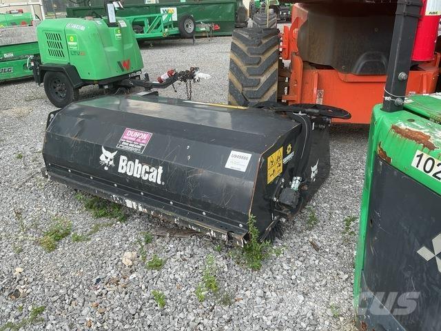 Bobcat SWB72 路面清掃機