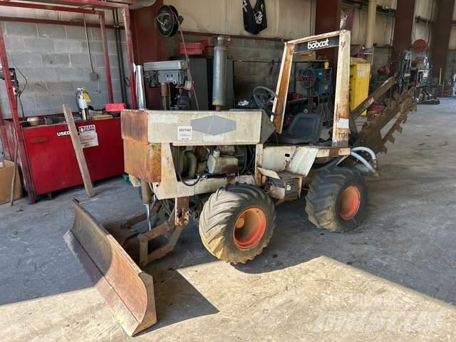 Bobcat T136 トレンチャー