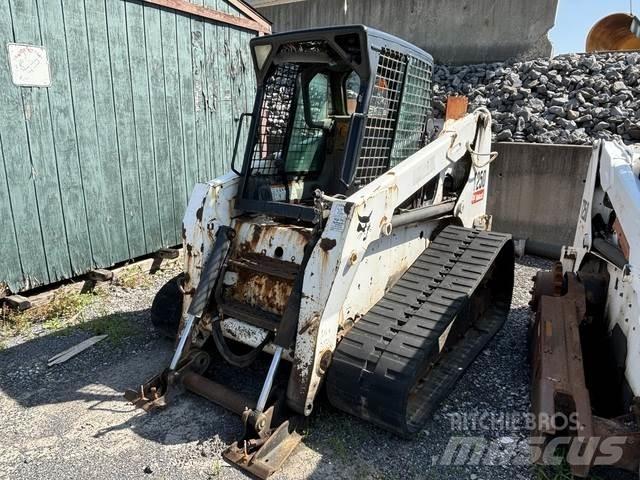Bobcat T250 スキッドステアローダー