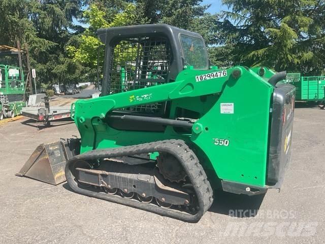 Bobcat T550 スキッドステアローダー