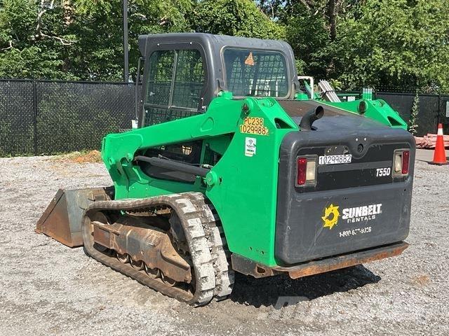 Bobcat T550 スキッドステアローダー
