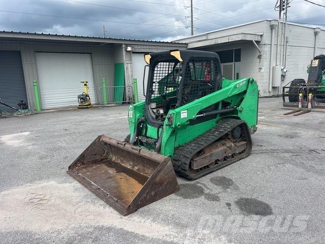 Bobcat T550 スキッドステアローダー
