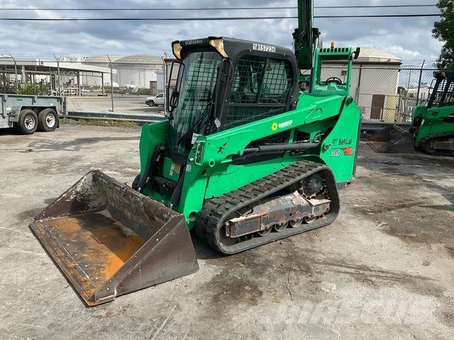 Bobcat T550 スキッドステアローダー