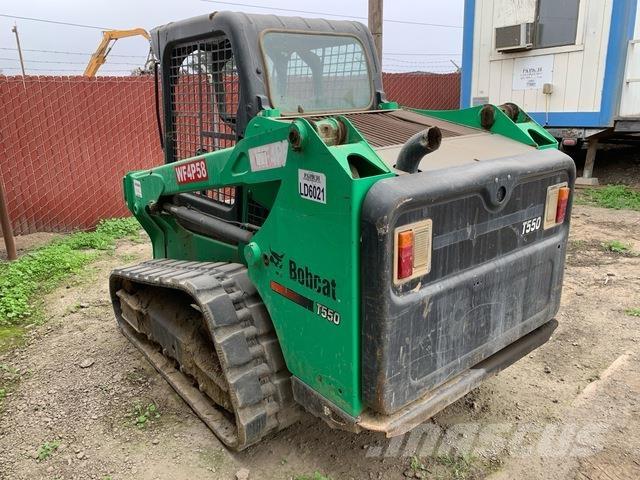Bobcat T550 スキッドステアローダー