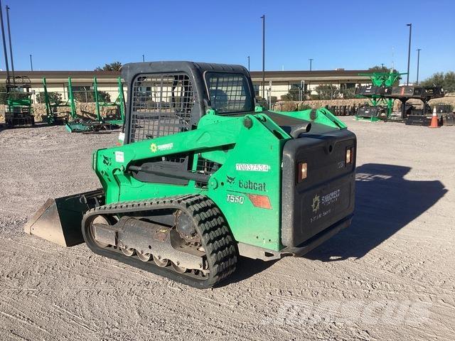 Bobcat T550 スキッドステアローダー