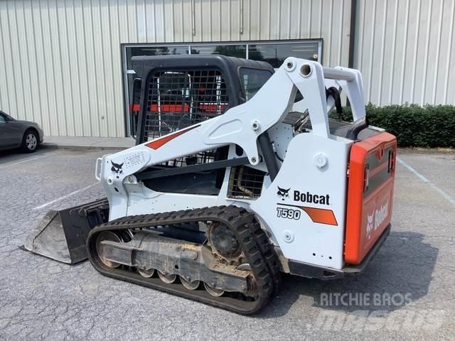 Bobcat T590 スキッドステアローダー