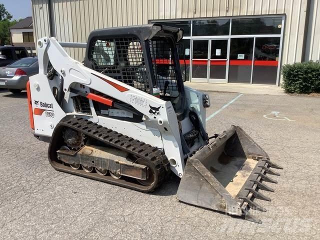 Bobcat T590 スキッドステアローダー
