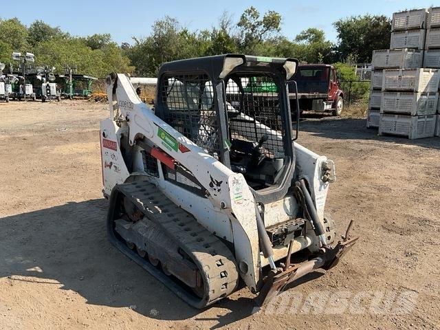 Bobcat T590 スキッドステアローダー