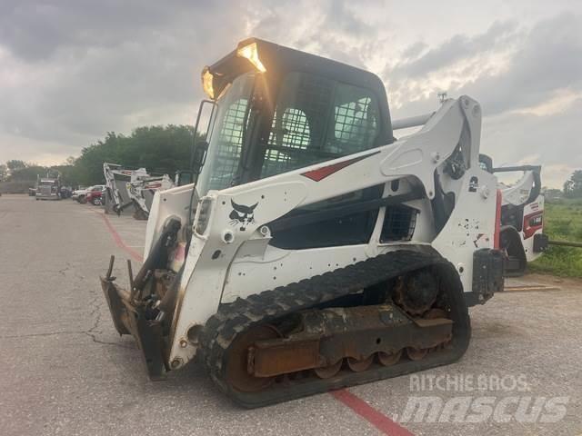 Bobcat T595 スキッドステアローダー