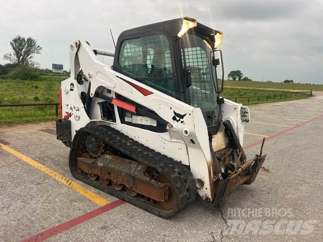 Bobcat T595 スキッドステアローダー