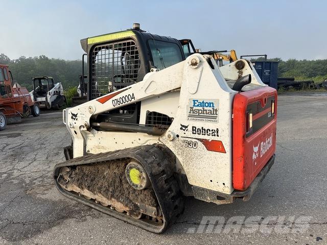 Bobcat T630 スキッドステアローダー