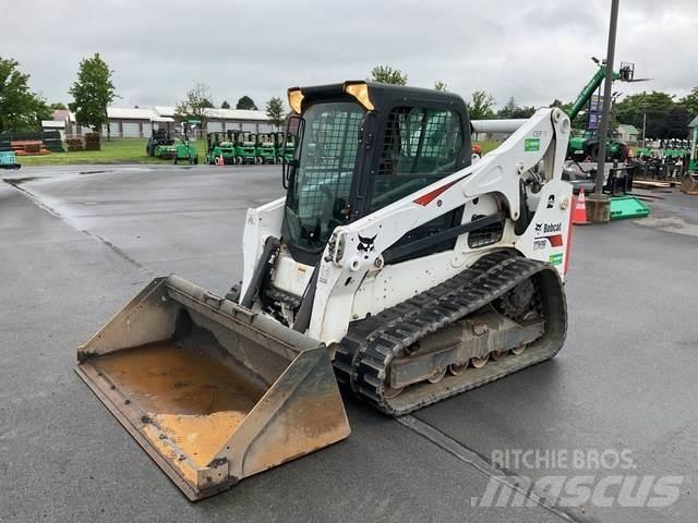Bobcat T740 スキッドステアローダー