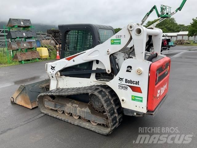 Bobcat T740 スキッドステアローダー