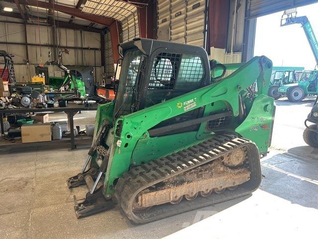 Bobcat T740 スキッドステアローダー
