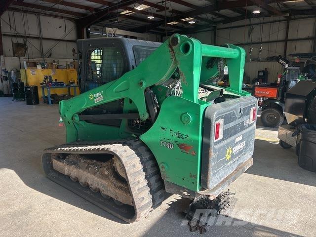 Bobcat T740 スキッドステアローダー