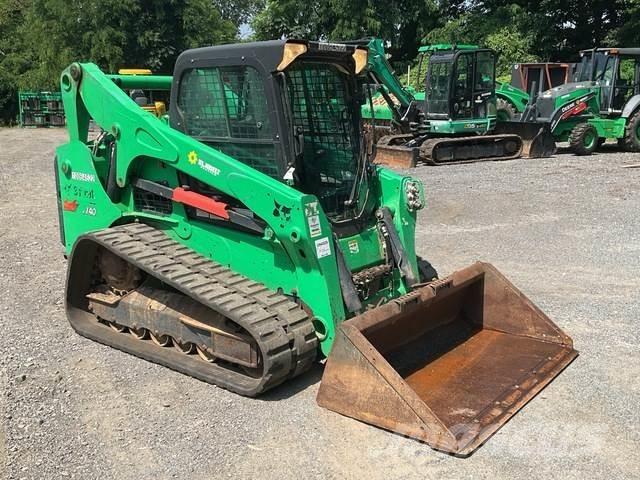 Bobcat T740 スキッドステアローダー