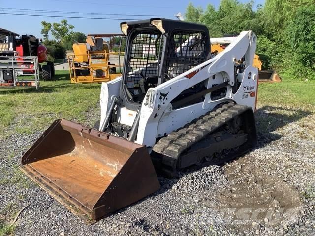 Bobcat T740 スキッドステアローダー