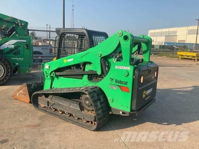 Bobcat T740 スキッドステアローダー