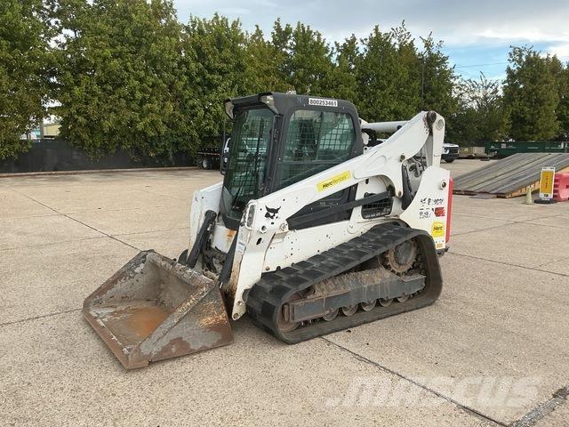 Bobcat T740 スキッドステアローダー