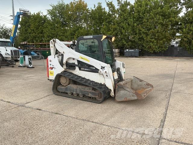 Bobcat T740 スキッドステアローダー