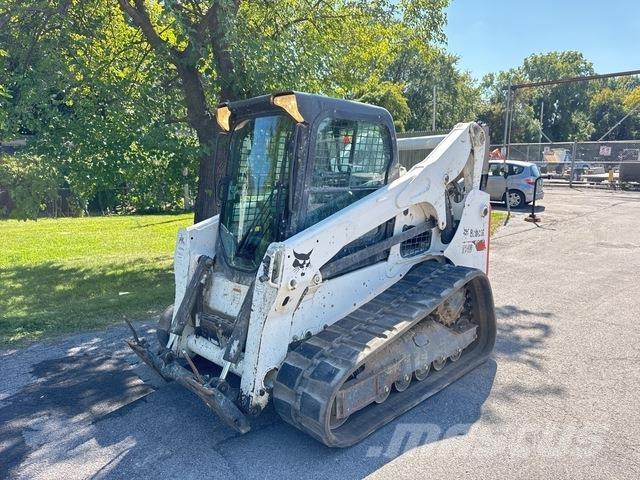 Bobcat T740 スキッドステアローダー