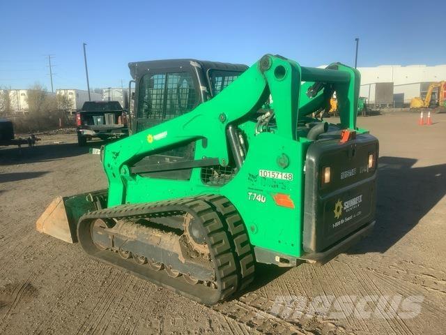 Bobcat T740 スキッドステアローダー