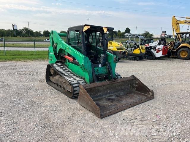 Bobcat T750 スキッドステアローダー