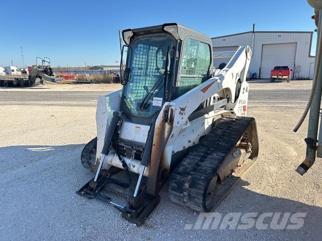 Bobcat T870 スキッドステアローダー
