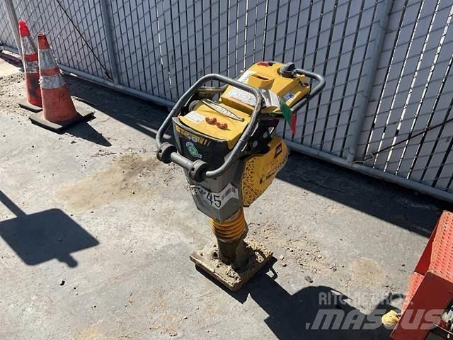 Bomag BT50 タンパ/転圧バイブレータ