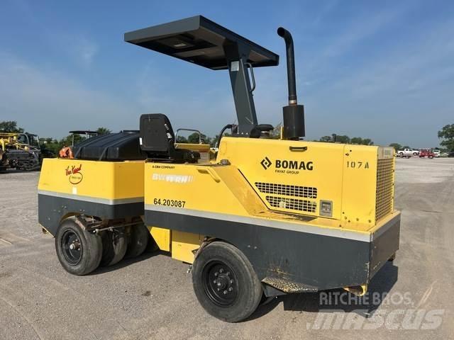 Bomag BW11RH タイヤローラ