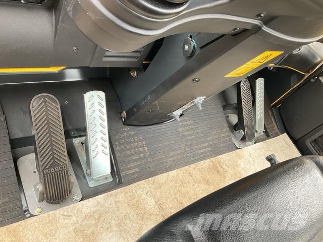 Bomag BW24RH コンバインドローラ