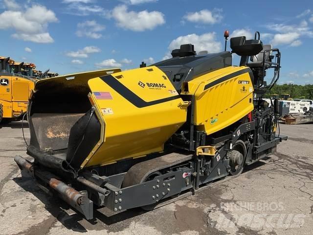 Bomag CR-820T アスファルトフィニッシャ