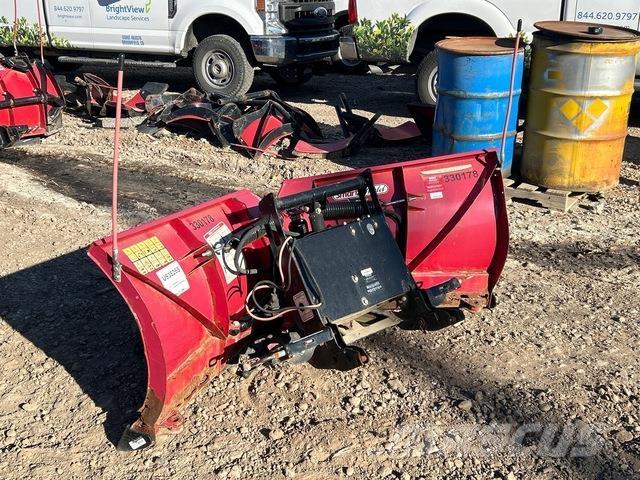 Boss XT スノーブレードとプラウ