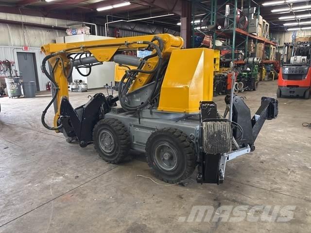Brokk BM250E 解体油圧ショベル