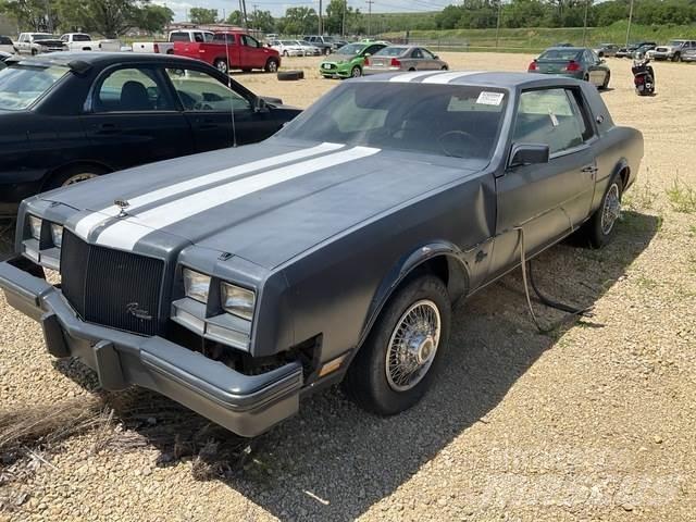 Buick Riviera 自動車
