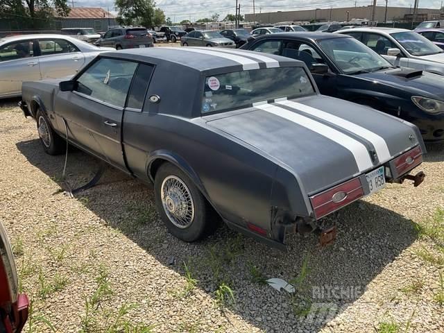 Buick Riviera 自動車