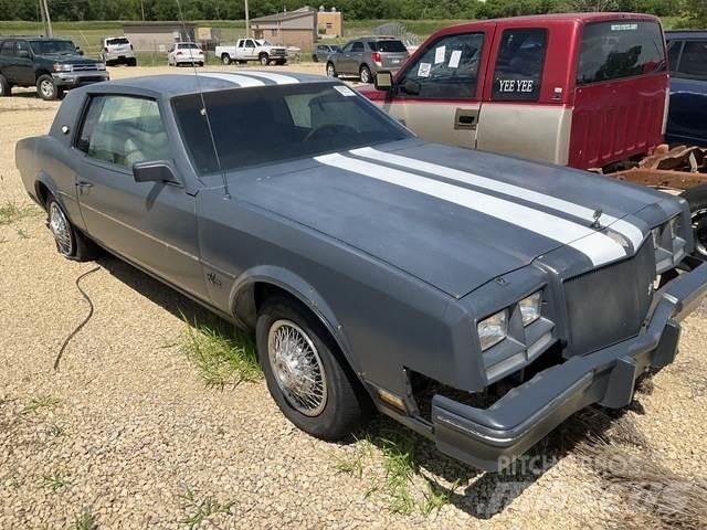 Buick Riviera 自動車