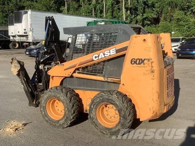 CASE 60XT スキッドステアローダー