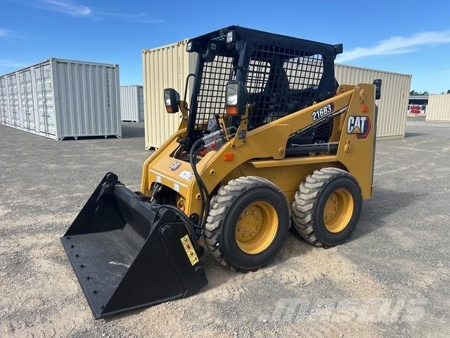 CAT 216B3 スキッドステアローダー
