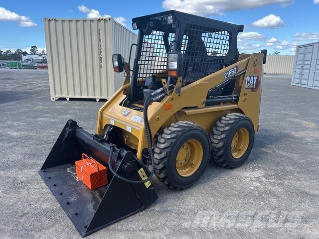 CAT 216B3 スキッドステアローダー