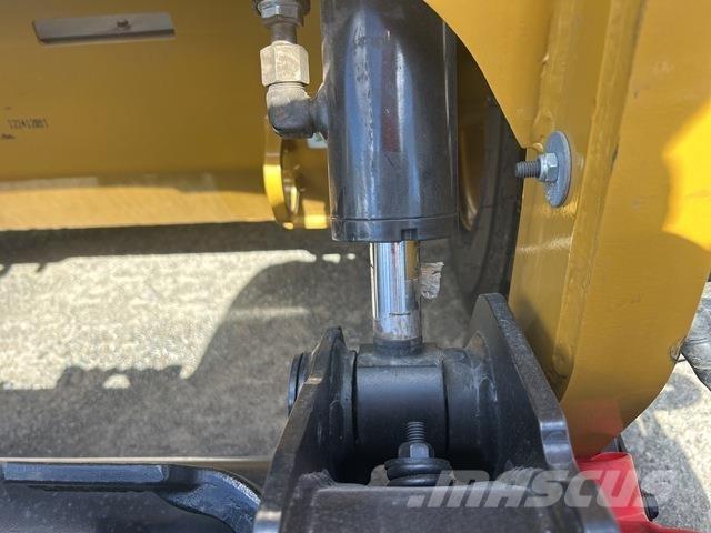 CAT 216B3 スキッドステアローダー