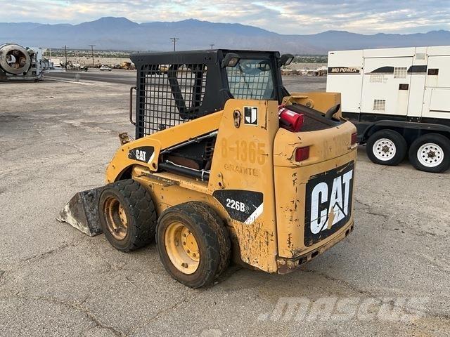 CAT 226B スキッドステアローダー
