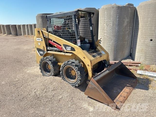 CAT 226B2 スキッドステアローダー