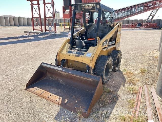 CAT 226B2 スキッドステアローダー