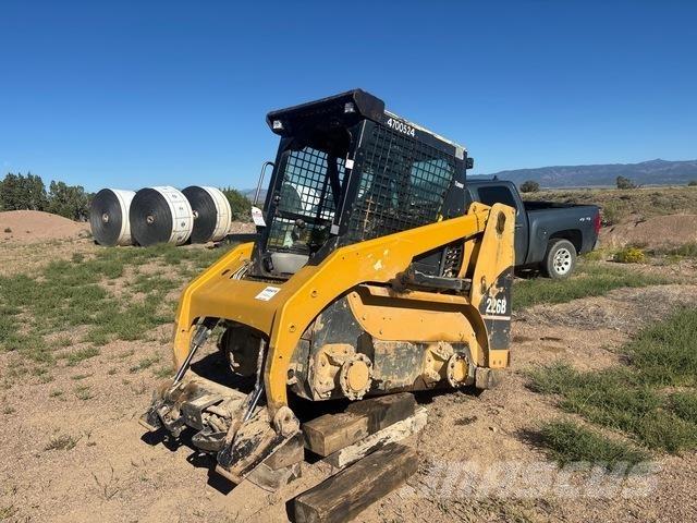 CAT 226B3 スキッドステアローダー